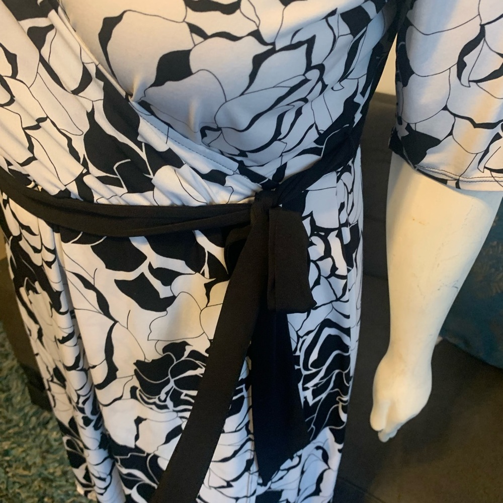 WRAP DRESS - Picture 4 of 6